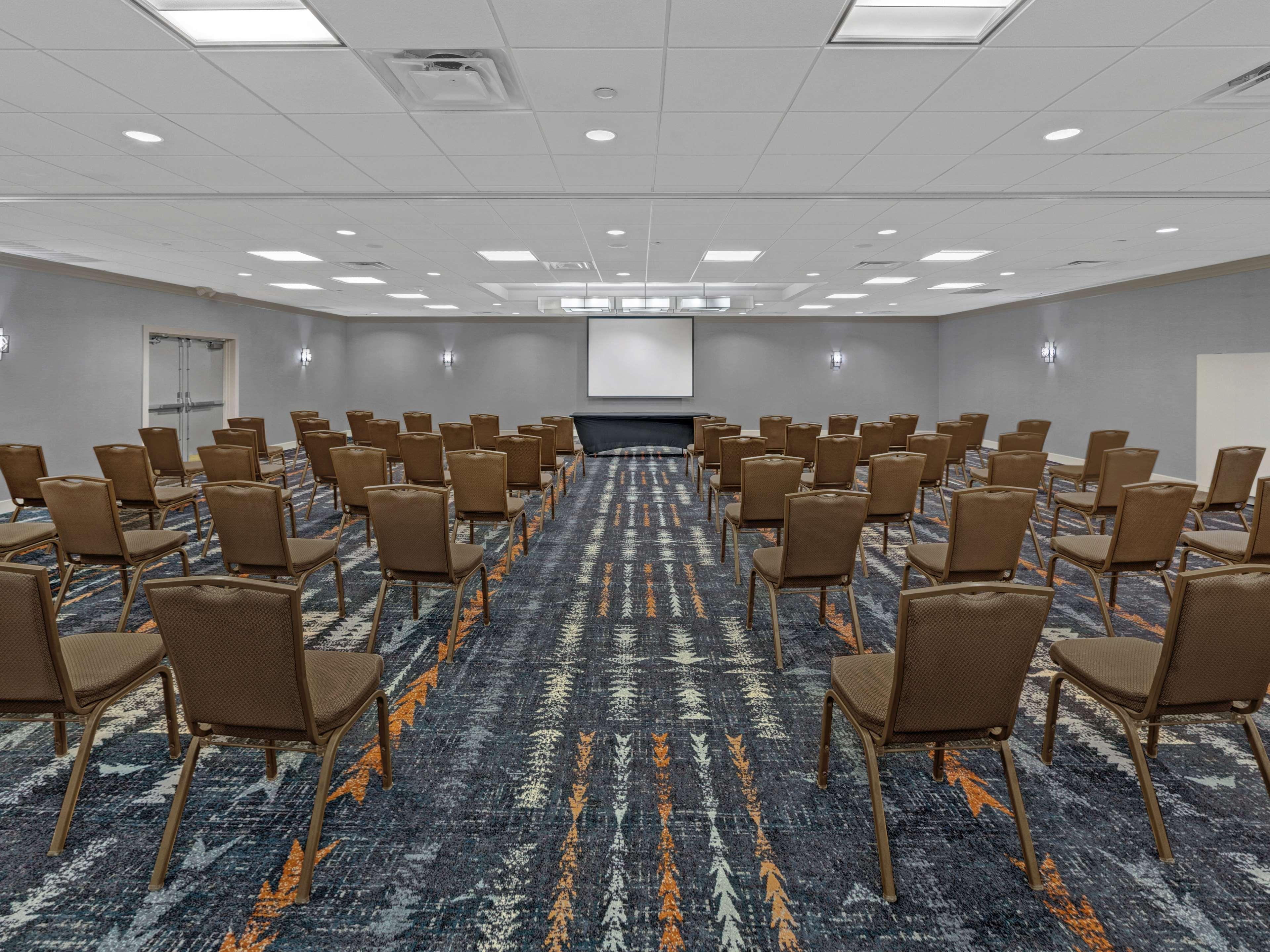 Embassy Suites By Hilton Oklahoma City Will Rogers Airport Dış mekan fotoğraf