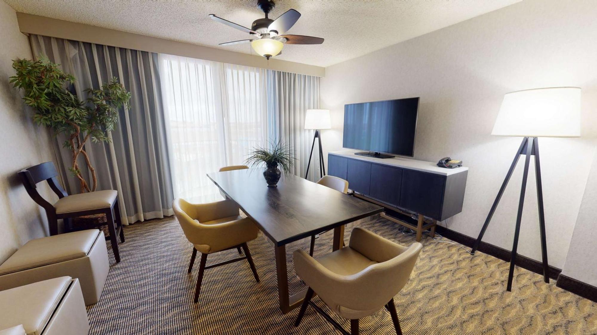 Embassy Suites By Hilton Oklahoma City Will Rogers Airport Dış mekan fotoğraf
