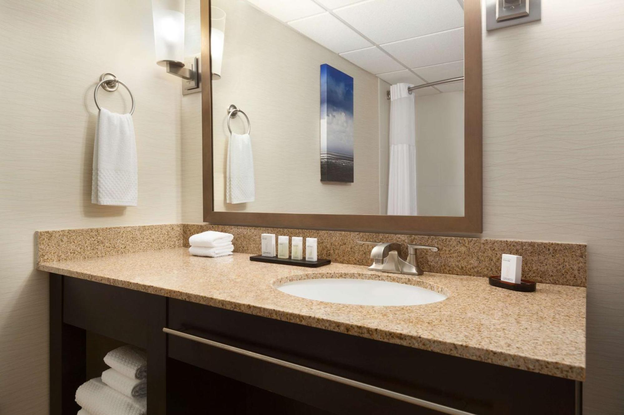 Embassy Suites By Hilton Oklahoma City Will Rogers Airport Dış mekan fotoğraf