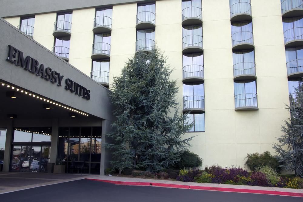 Embassy Suites By Hilton Oklahoma City Will Rogers Airport Dış mekan fotoğraf