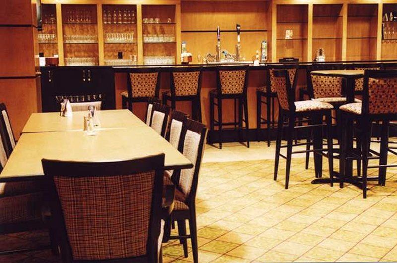 Embassy Suites By Hilton Oklahoma City Will Rogers Airport Restoran fotoğraf